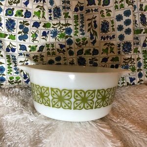 Vintage Pyrex Bakeware Square Flower Verde